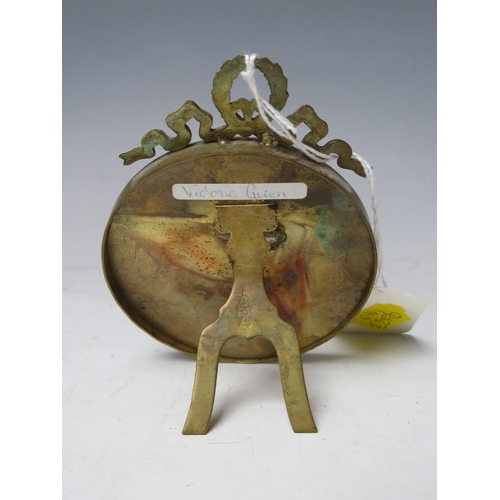 101 - A LATE 19TH / EARLY 20TH CENTURY CIRCULAR PORTRAIT MINIATURE OF QUEEN VICTORIA, indistinctly signed ... 