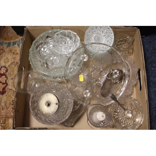 169 - FIVE TRAYS OF ASSORTED GLASSWARE