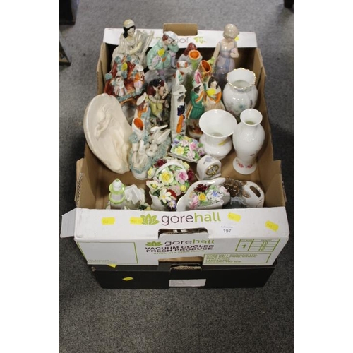 197 - A TRAY OF ASSORTED CERAMICS TOGETHER WITH A TRAY OF COLLECTOR PLATES ETC