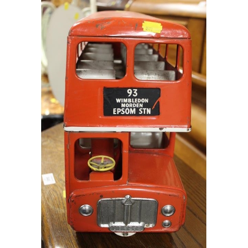 231 - A VINTAGE TRIANG TIN PLATE NO 93 LONDON TRANSPORT BUS