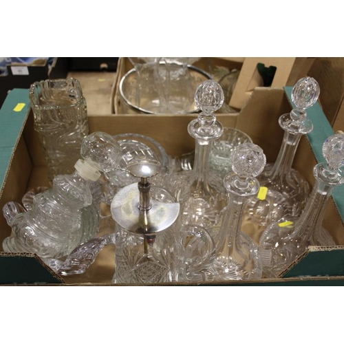 89 - TWO TRAYS OF ASSORTED GLASSWARE TO INCLUDE DECANTERS TOGETHER WITH A BOX OF WINE GLASSES (3)