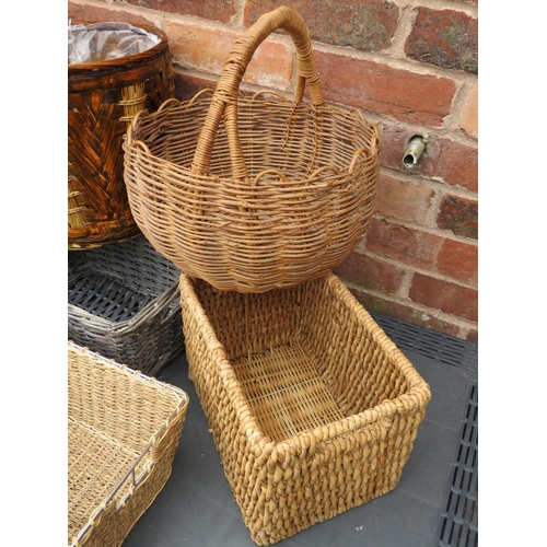 234 - A QUANTITY OF WICKERWARE / BASKETS ETC