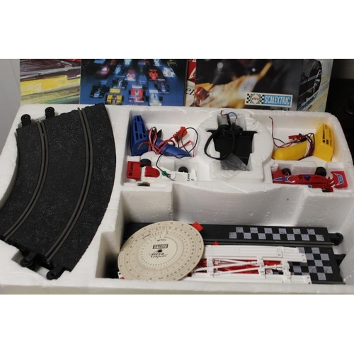 256 - A BOXED VINTAGE SCALEXTRIC P1 SET CONTENTS UNCHECKED