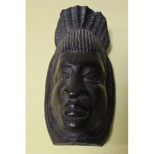 261 - A VINTAGE CARVED TRIBAL WALL MASK