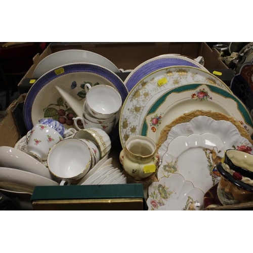 106 - THREE TRAYS OF ASSORTED CERAMICS TO INCLUDE DOULTON, ROYAL WORCESTER ETC