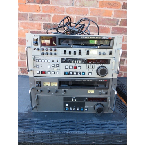 127 - A SONY STUDIO VIDEO CASSETTE RECORDER BWV-70P EDITING SYSTEM TOGETHER WITH A SONY STUDIO VIDEO CASSE... 