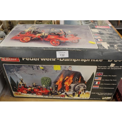 132 - A BOXED WILESCO FEUERWEHER/DAMPFSPRITXE D305 STEAM FIRE ENGINE (UNCHECKED)