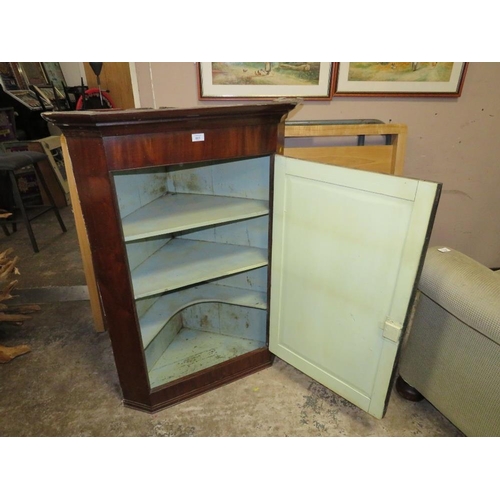 807 - AN ANTIQUE MAHOGANY HANGING CORNER CUPBOARD