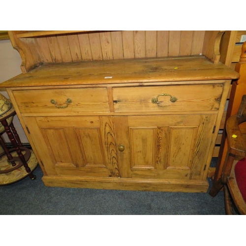 828 - AN ANTIQUE PINE KITCHEN DRESSER - H 208 cm, W 128 cm