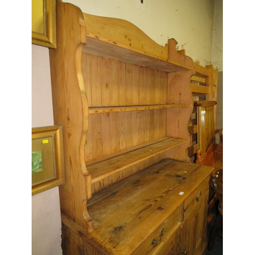 828 - AN ANTIQUE PINE KITCHEN DRESSER - H 208 cm, W 128 cm