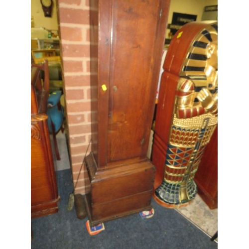 859 - A SMALL ANTIQUE 30 HOUR LONGCASE CLOCK WITH WEIGHT AND PENDULUM