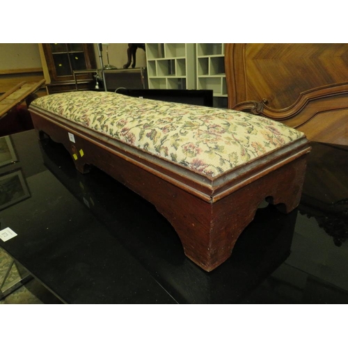 875 - AN ANTIQUE OAK INLAID FOOTSTOOL - W 93 cm