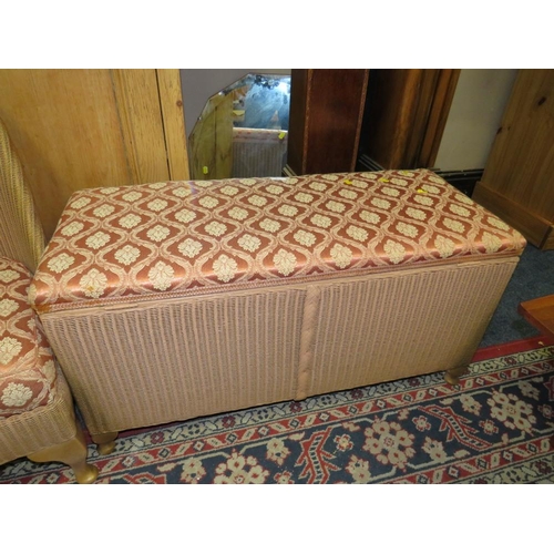 878 - A LLOYD LOOM CHAIR TOGETHER WITH A LINEN BOX