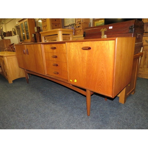 889 - A RETRO TEAK LONG SIDEBOARD, POSSIBLY G-PLAN - L 206 cm