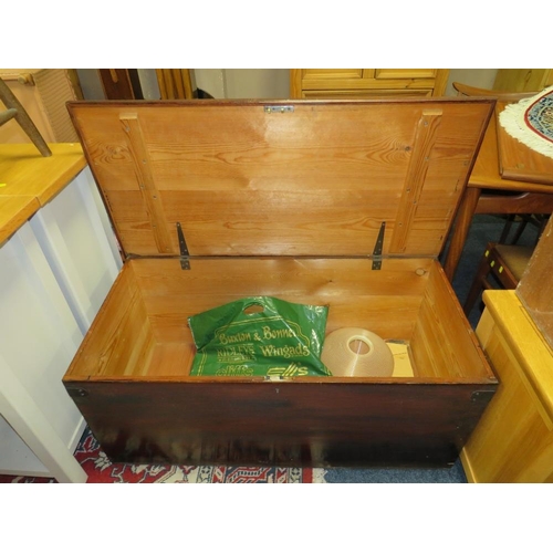 891 - A VINTAGE PINE BLANKET BOX - W ??? cm