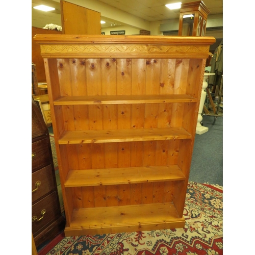 895 - AN OLDER PINE SET OF OPEN BOOKSHELVES PLUS TWO STOOLS (3)