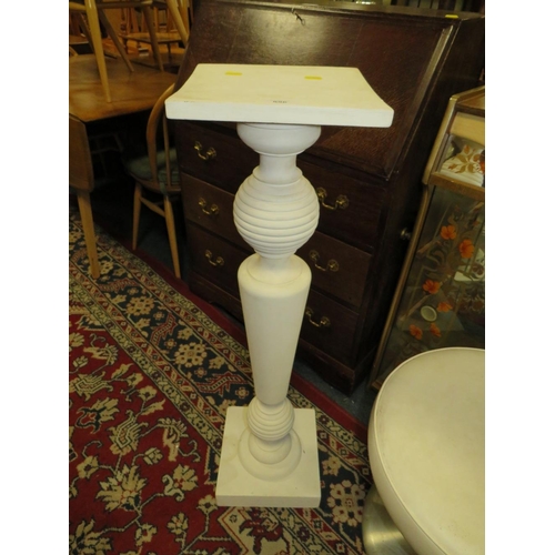 896 - A WHITE PAINTED TORCHERE PLUS A RETRO STOOL WITH CHROMED BASE (2)