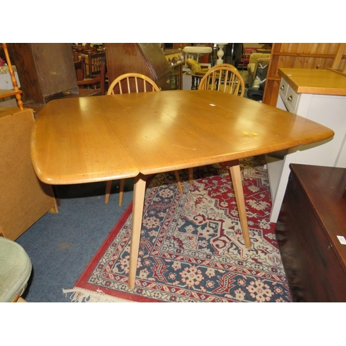 903 - AN ERCOL BLONDE DROPLEAF TABLE & FOUR HOOPBACK CHAIRS