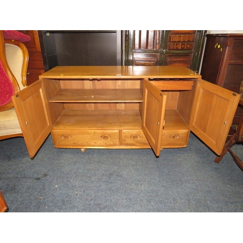 904 - AN ERCOL BLONDE SIDEBOARD - W 129 cm