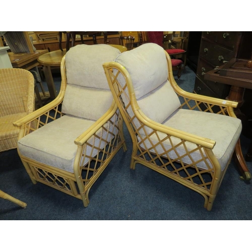 912 - A PAIR OF MODERN CONSERVATORY CHAIRS PLUS A PAIR OF WICKER CHAIRS (4)