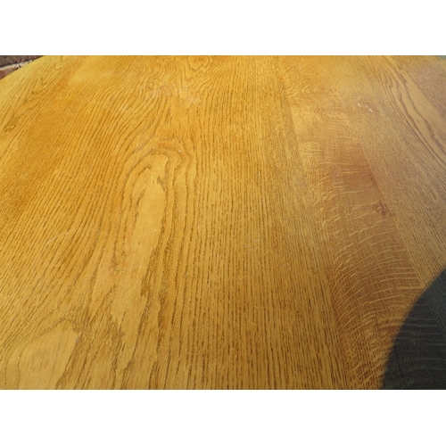 910 - A BESPOKE MODERN SOLID OAK CIRCULAR DINING / KITCHEN PEDESTAL TABLE  - Dia. 119 cm, H 77 cm