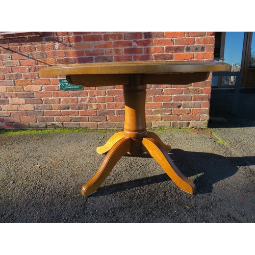 910 - A BESPOKE MODERN SOLID OAK CIRCULAR DINING / KITCHEN PEDESTAL TABLE  - Dia. 119 cm, H 77 cm