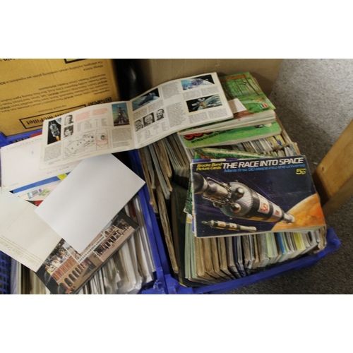 282 - FOUR TRAYS OF ASSORTED POSTCARDS, CIGARETTE CARDS, ETC TOGETHER WITH A BOX OF BLACK COUNTRY ANNUALS