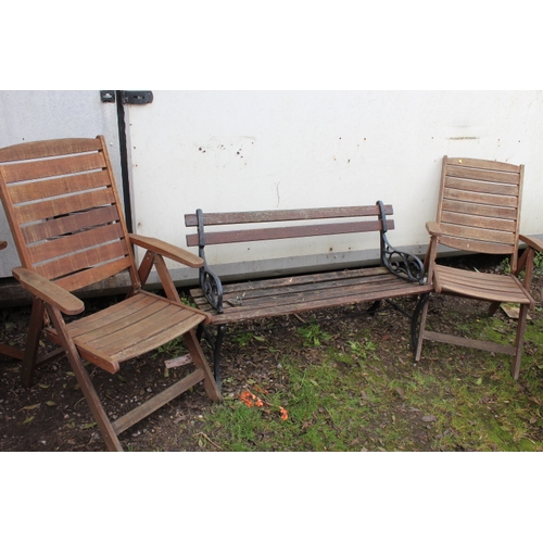 605 - HARDWOOD / CAST GARDEN BENCH WITH 2 GARDEN LOUNGER CHAIRS