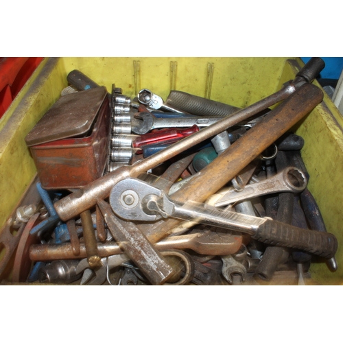 622 - A SELECTION OF TOOLS, SPANNERS, SOCKETS ETC