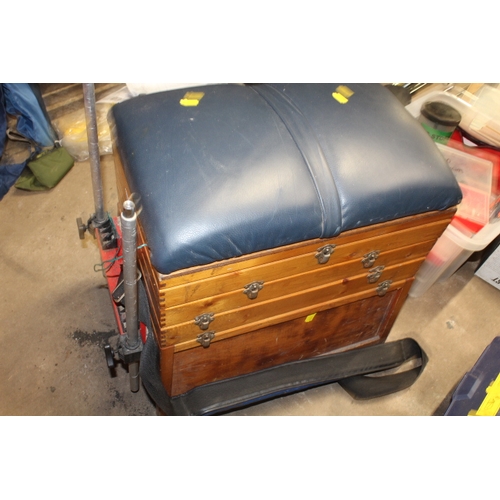 631 - A SELECTION OF FISHING EQUIPMENT TO INCLUDE A FISHING BOX, WEIGHTS, FLOATS AND RODS