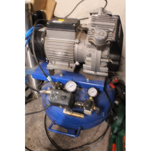 634 - A BAMBI RYAIR MOBBY COMPRESSOR