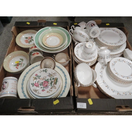 113 - A TRAY OF PARAGON TEA & DINNER WARE TOGETHER WITH A TRAY OF CERAMICS