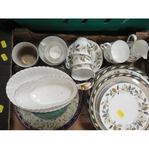 116 - FOUR TRAYS OF ASSORTED CERAMICS ETC TO INCLUDE WEDGWOOD BEACONSFIELDS (TRAYS NOT INCLUDED)