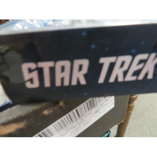 157 - TEN BOXED STAR TREK SPACECRAFT TO INCLUDE USS ENTERPRISE ETC