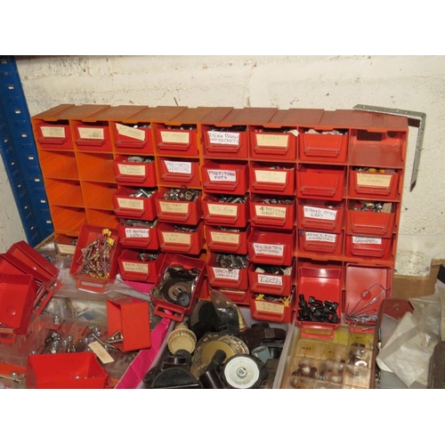 623 - A LARGE SELECTION OF ELECTRONIC COMPONENTS, FUSES, CONNECTORS ETC