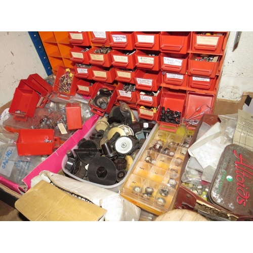 623 - A LARGE SELECTION OF ELECTRONIC COMPONENTS, FUSES, CONNECTORS ETC