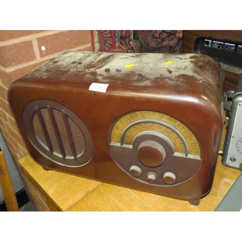 629 - A BAKELITE EKCO AC85 RADIO