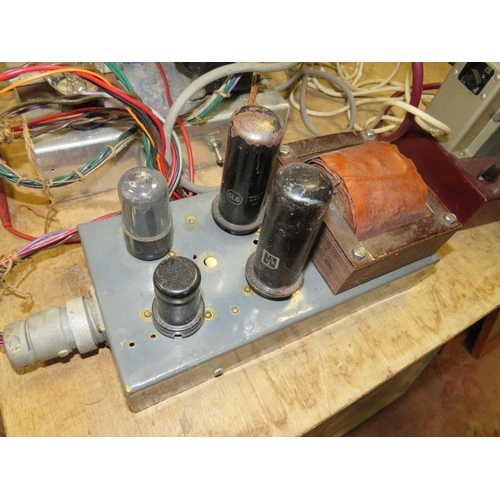 641 - A VINTAGE BESPOKE VALVE AMPLIFIER