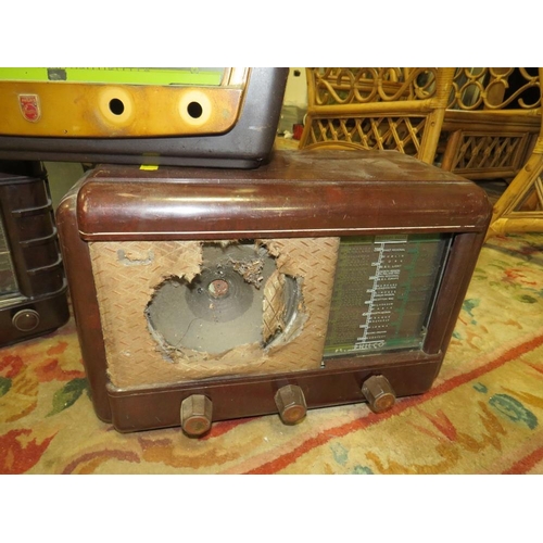 642 - FOUR VINTAGE BAKELITE VALVE RADIOS A/F