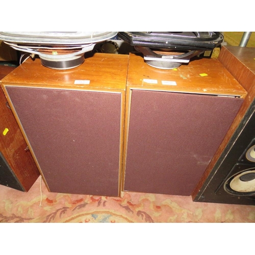 649 - FIVE FREESTANDING AUDIO SPEAKERS TO INCLUDE B&O BEOVOX 6208, A SINGLE WHARFDALE XP2 AND TWO PAIRS OF... 