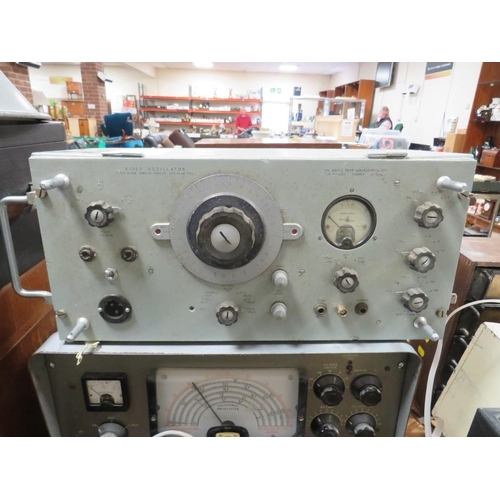 654 - A WAYNE KERR VIDEO OSCILLATOR TOGETHER WITH A KW VANGUARD FREQUENCY METER AND CT44 WATT METER