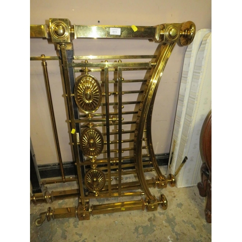 811 - A MAPLE & Co. BRASS EDWARDIAN STYLE BED FRAME WITH IRONS - W 102 cm