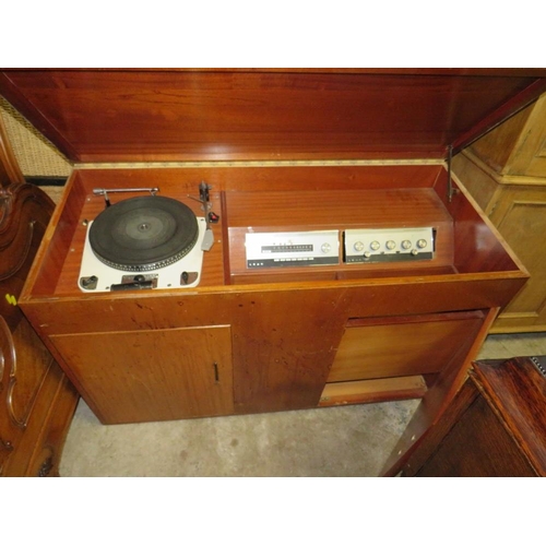 813 - A RETRO GARRARD MODEL 301 CASED RADIOGRAMME A/F