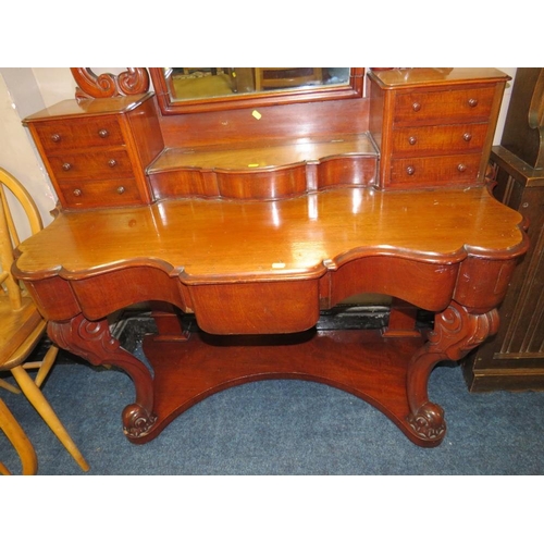 829 - AN ANTIQUE MAHOGANY DUCHESS DRESSING TABLE - W 114 cm