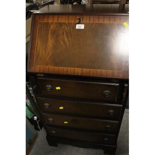 846 - A SMALL REPRODUCTION MAHOGANY BUREAU - W 52 cm