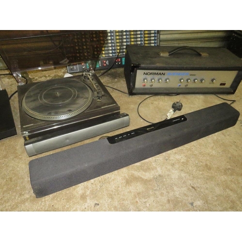 97 - TWO RECORD TURNTABLES TOGETHER WITH A VINTAGE NORMAN AVENGER 1200 AMPLIFIER, TWO SOUND BARS AND A PC... 