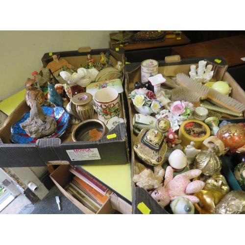 183 - TWO TRAYS OF ASSORTED CERAMICS AND COLLECTABLES TO INCLUDE DRESSING TABLE ITEMS