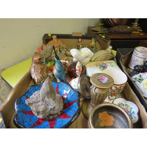 183 - TWO TRAYS OF ASSORTED CERAMICS AND COLLECTABLES TO INCLUDE DRESSING TABLE ITEMS