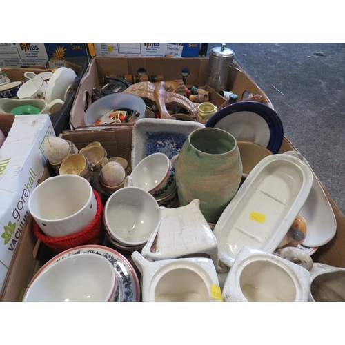 187 - FIVE TRAYS OF ASSORTED CERAMICS AND COLLECTABLES TO INCLUDE WEDGWOOD JASPER WARE AND OLD TUPTON WARE