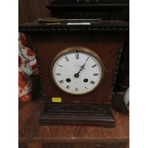 271 - A VINTAGE SLATE MANTLE CLOCK TOGETHER WITH A WOODEN MANTLE CLOCK A/F (2)